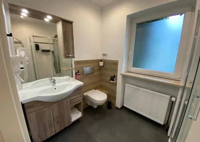 Hotel-landgasthof Ploss מלון 3*