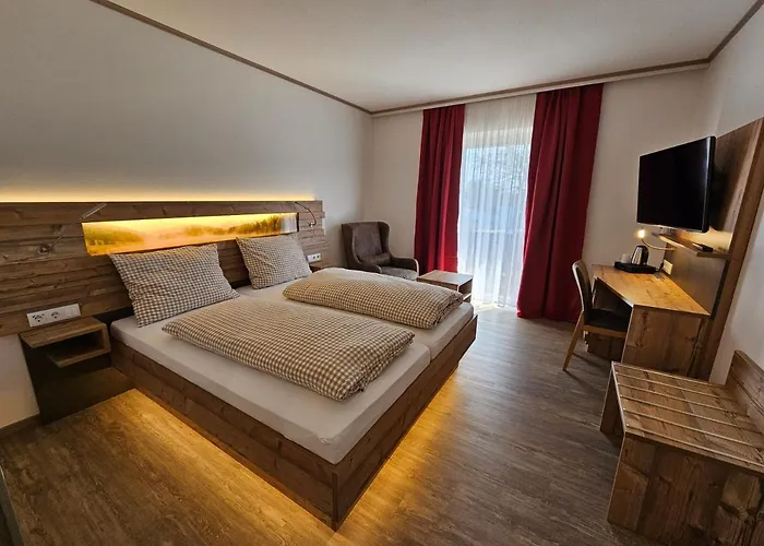 Hotel-landgasthof Ploss מלון 3*