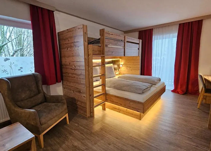 Hotel-landgasthof Ploss מלון Schonwald (Bavaria)